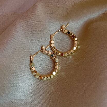 Aussagekräftige minimalistische Ohrringe in Gold- und Silberfarben mit gemischten massiven Herzanhängern - Street-Style-Koreanischer Modeschmuck