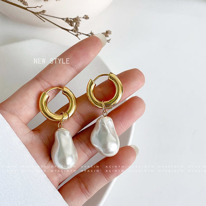 Aussagekräftige minimalistische Ohrringe in Gold- und Silberfarben mit gemischten massiven Herzanhängern - Street-Style-Koreanischer Modeschmuck